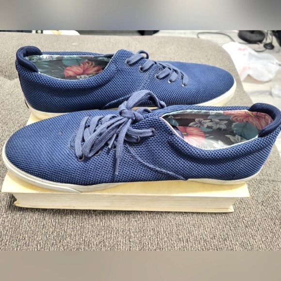 Call It Spring Lace Up Sneakers  - Size US 11 - Picture 3 of 6